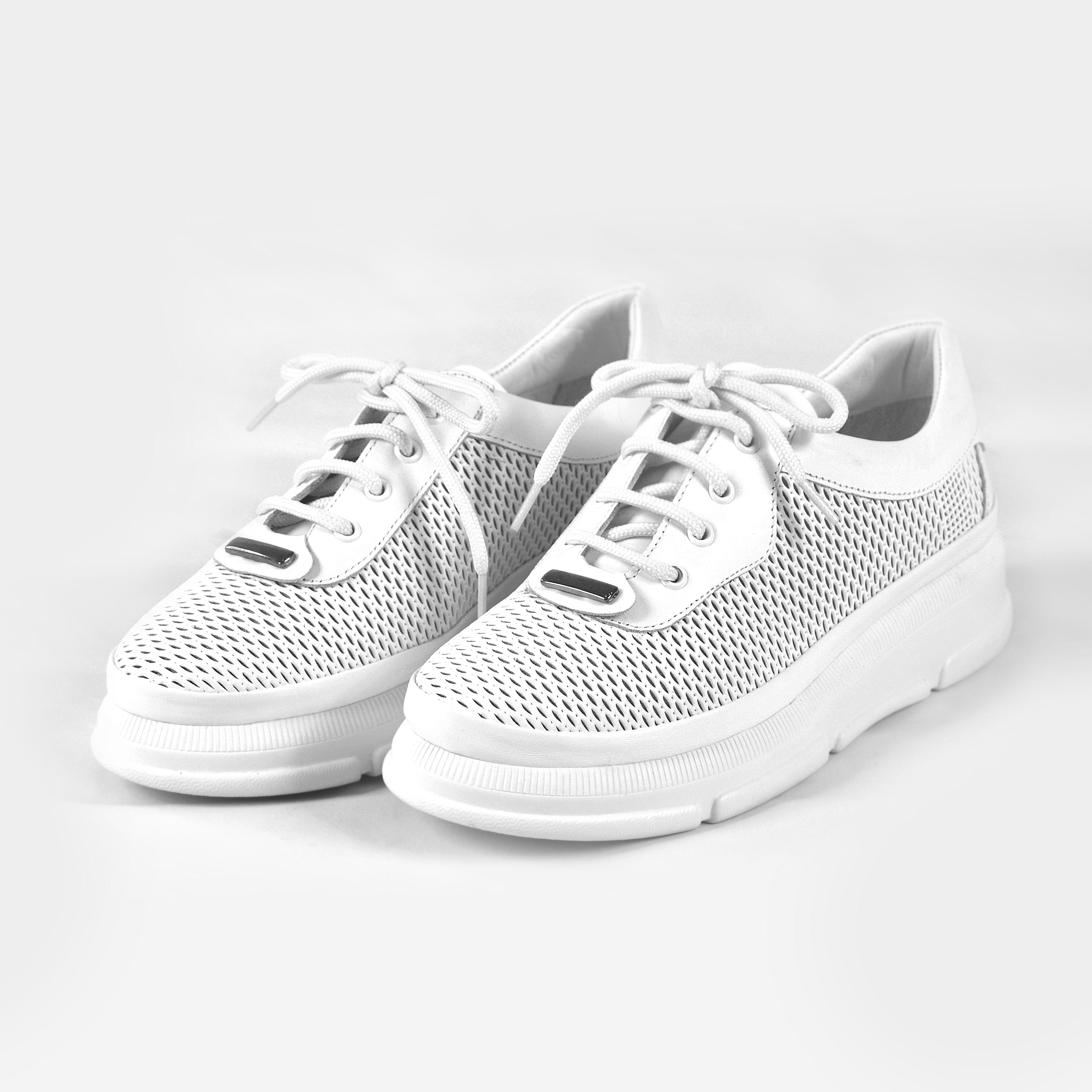 

Кросівки літні перфоровані Guero 38702 36 біла шкіра 37 білий