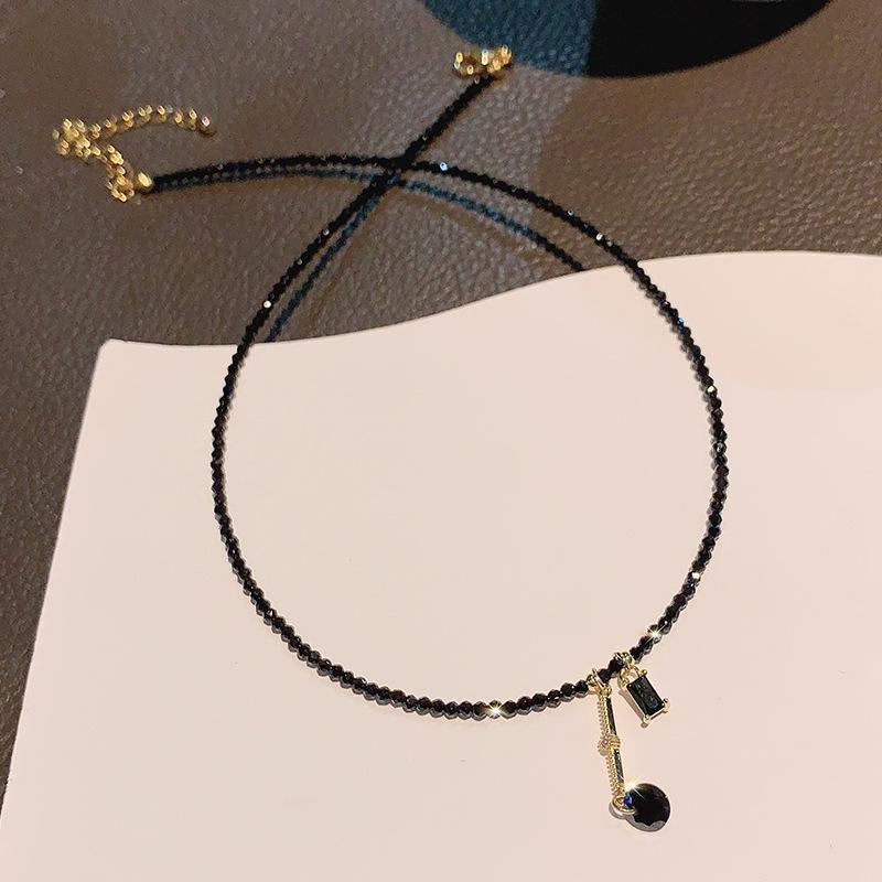 

Винтажное ожерелье с черными кристаллами, инкрустированное бриллиантами, модное, универсальное, с высоким темпераментом, нишевого дизайна, изысканное ожерелье для женщин