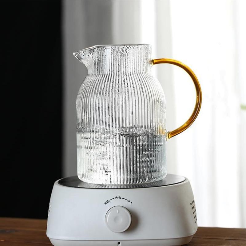 Europäische Vertikale Muster Glas Kaltwasserflasche Haushalt Transparentes Glas Große Kapazität Saft Getränkekrug Goldener Deckel Kühl Weiß Offener Eingesteckter Krug