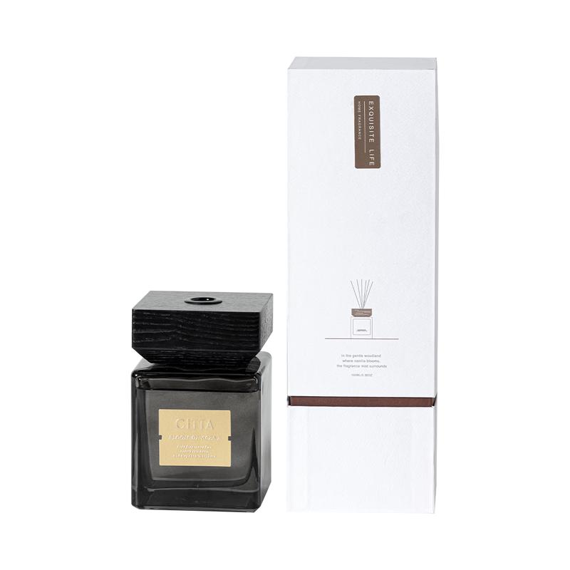 Cedar Wood Cap Square Bottle Reed Diffuser