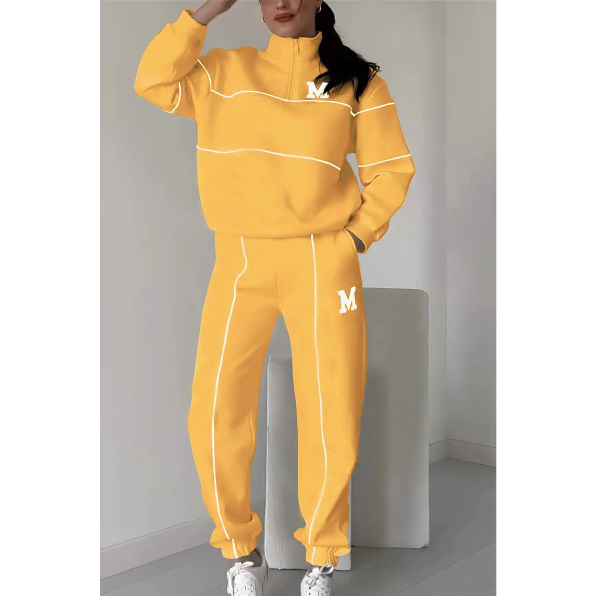 

Женский спортивный и досуговый комплект из двух частей: толстовка с длинными рукавами, застежкой-молнией, воротником-стойкой, надписью, окрашенной методом горячего окрашивания, и брюками XL оранжевый