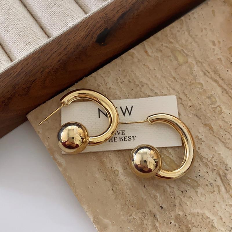 

Буква C Яркий Металлический Дизайн Открытия Чувство Моды Простой Свет Роскошь Высокий Чувство Холодный Ветер