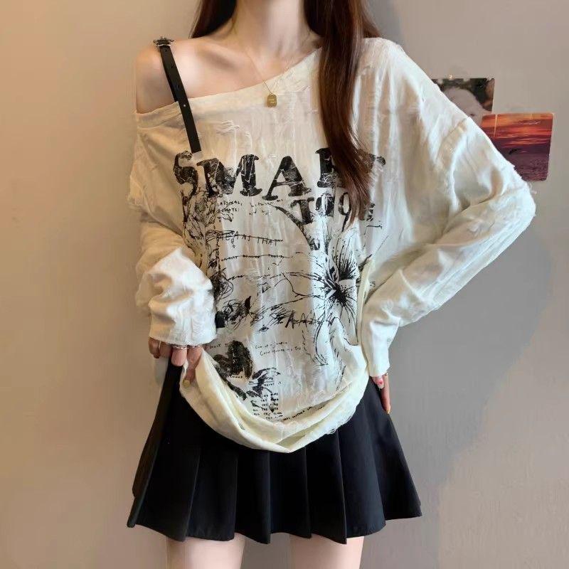 Plus Size Retro Off-the-Shoulder Long-Sleeve T-shirt for Women - Autumn Style, Loose Fit, Slimming, Versatile.