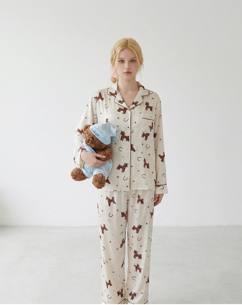 Ice silk pajamas women's spring and autumn printing thin long-sleeved trousers suit can be worn outside in the Year of the Horse, loungewear, high-end
