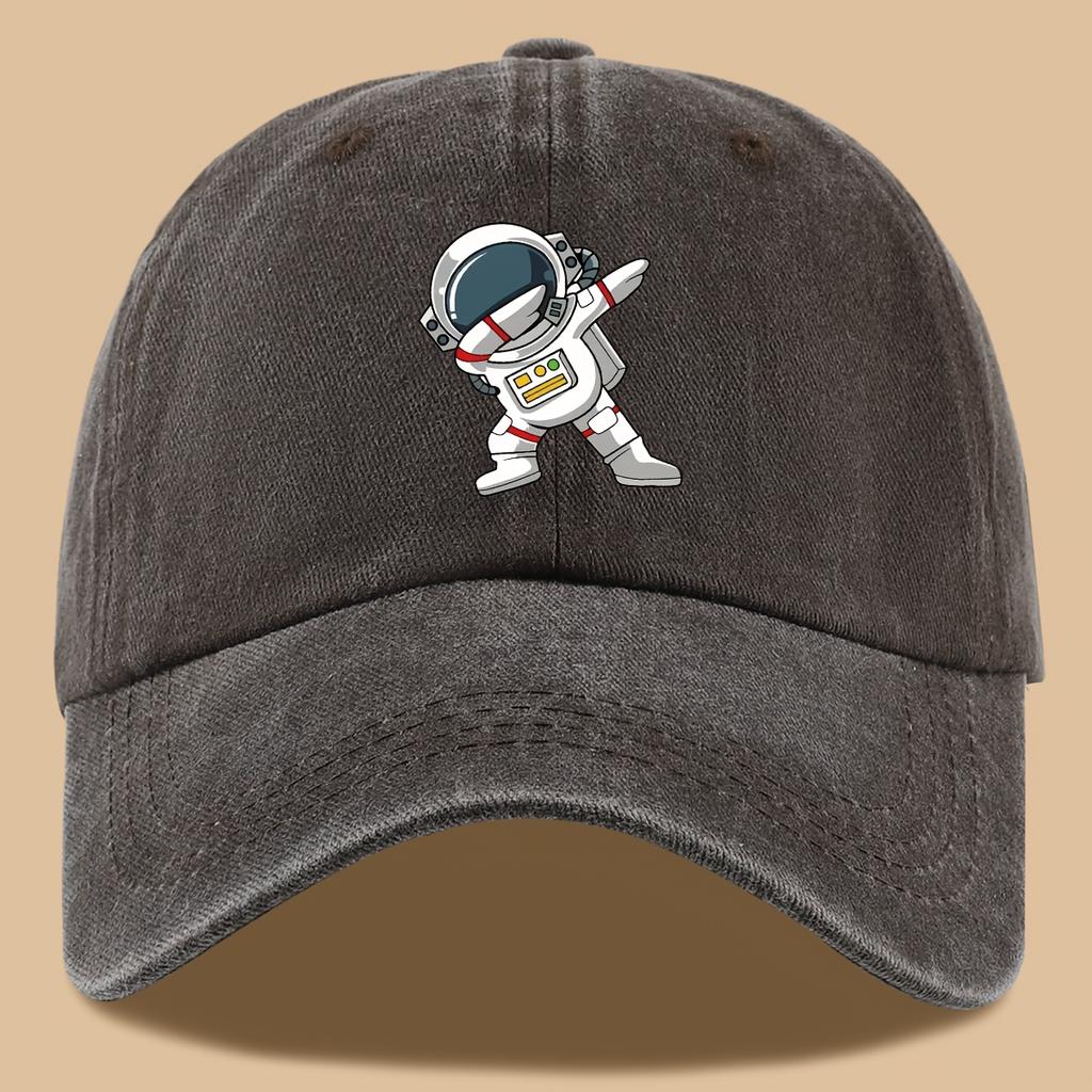 Retro Astronaut Pattern Outdoor Adventure Classic Baseball Cap with Adjustable Breathable Design, Ideal Travel Gift