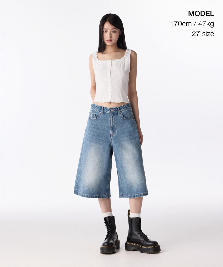 MUSINSA STANDARD WOMAN Women'S Big Brush Wide Bermuda Denim Pants [Light Indigo]