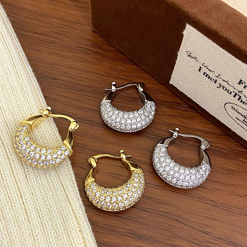 Sparkling Micro Inlaid Zircon Metal U-shaped Earrings for Women's Light Luxury Jewelry Christmas Party Exquisite Ear Accessories