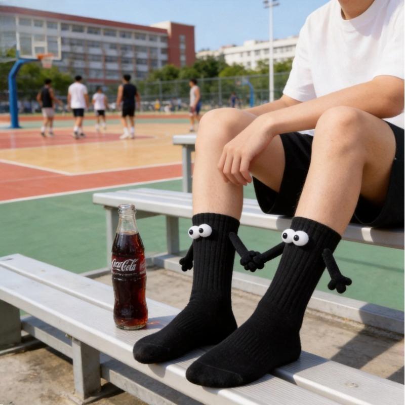Holding Hands Socks Magnetic Couple Gifts, 3D Cartoon Eyes Funny Hand In Hand Tube Socks for Valentine's Day Christmas