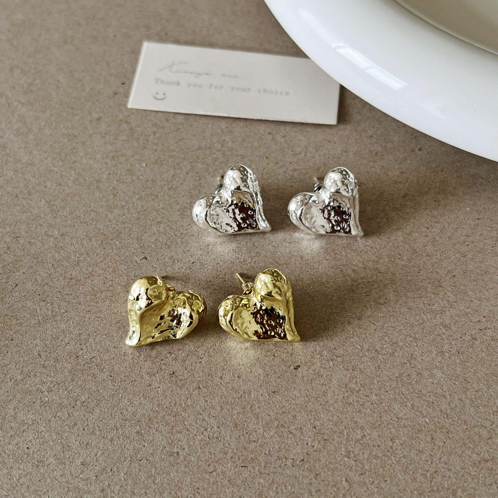 

2023 French Retro Heart Stud Earrings: Irregular Textured Design