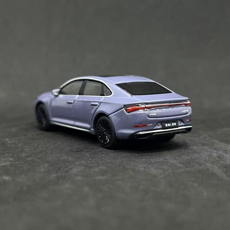 Bburago 1:64 Geely Preface Coupe Alloy Luxy Car Model Diecasts Metal Vehicles Car Model Simulation Miniature Scale Kids Toy Gift