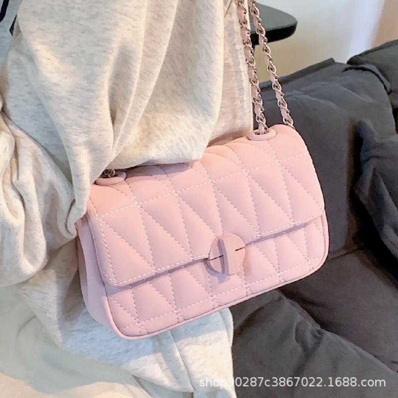 This summer's new simple chain bag, messenger bag, small bag, shoulder bag, and high-end diamond women's bag are popular.