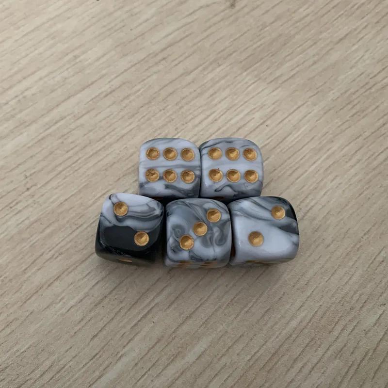 

5 шт./набор двухцветных игральных костей, аксессуар для настольной игры-головоломки - 6-гранные игральные кости - забавная игра - 16 мм - отлично подходит для детей