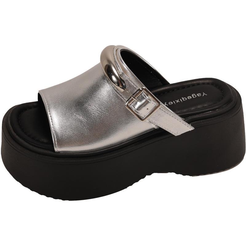 

2025 summer new fashion outerwear muffin thick-bottomed slippers women s small height increase casual open-toed sandals 40 серебряный