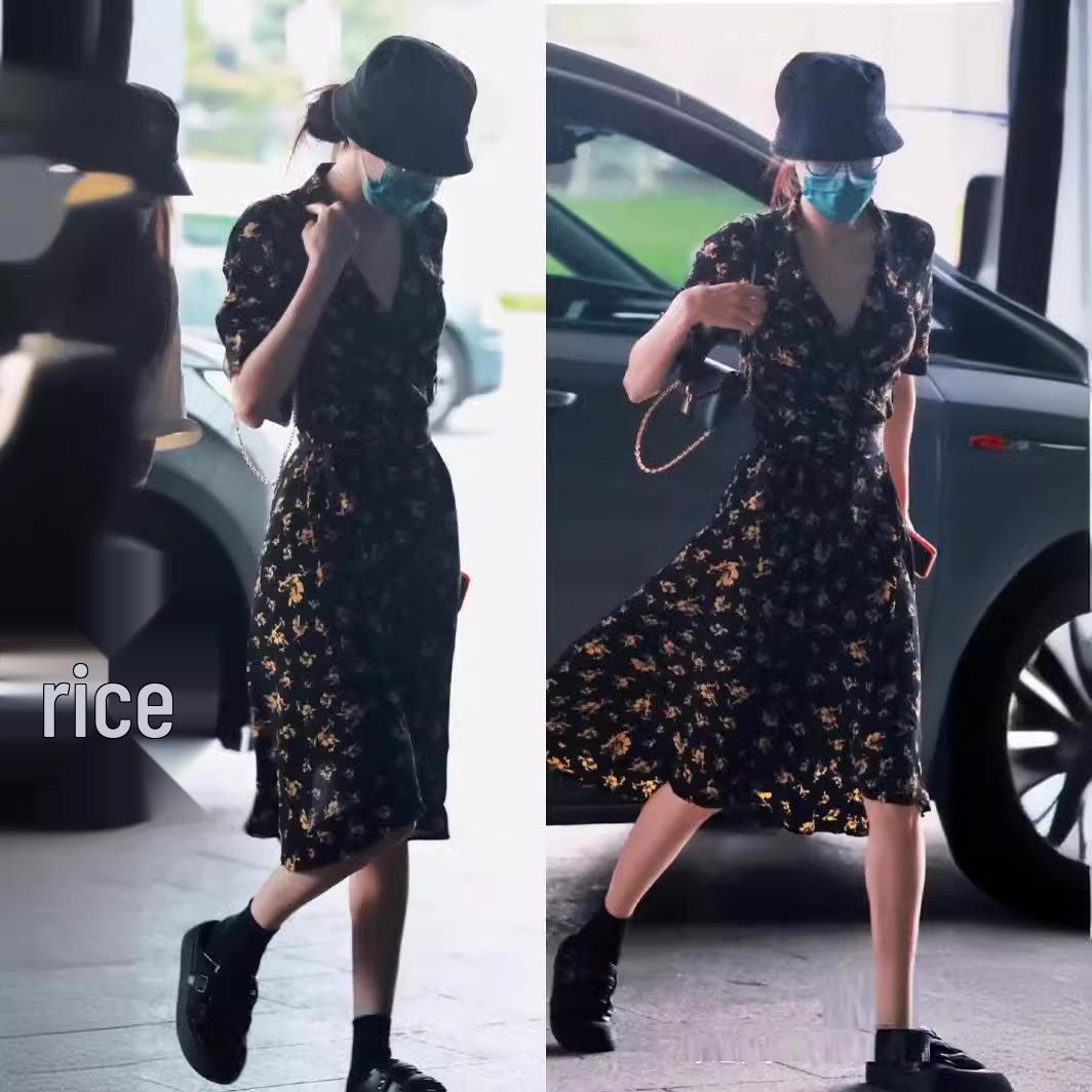 

V-neck Floral Midi Dress with French Niche Design Extra Large чорний