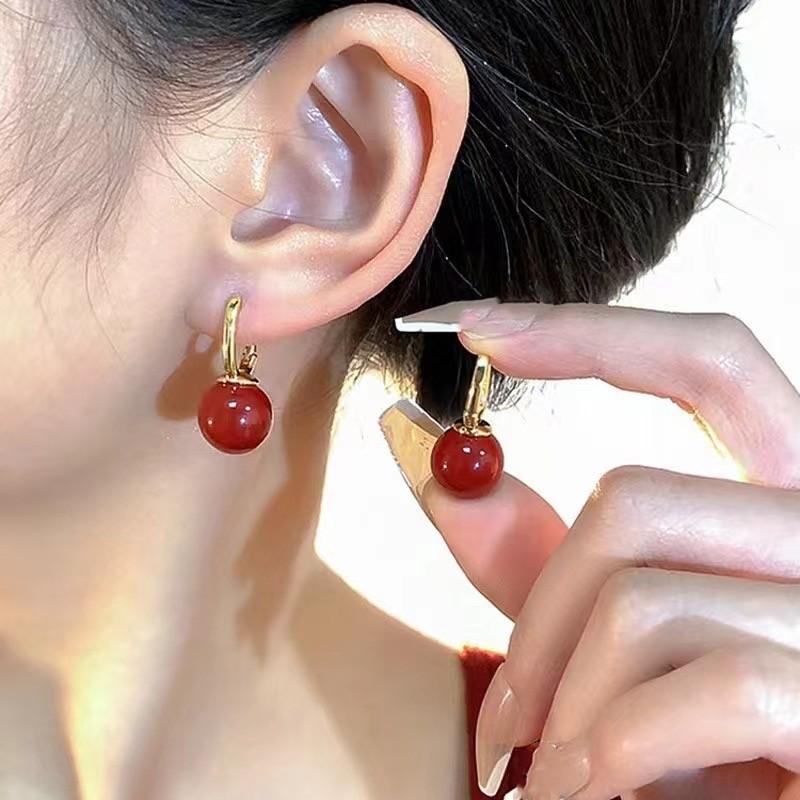 Lightweight Luxury Earrings with A High-class Feel, Pearl Earrings with An Elegant Clasp