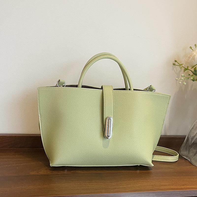 Niche handbag women's spring and summer new commuter shoulder messenger bag large-capacity bucket bag