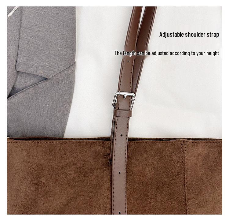 Korean-Style Trendy Mylar Women's Tote: Large Capacity, Versatile Commuter Shoulder Bag for Autumn/Winter