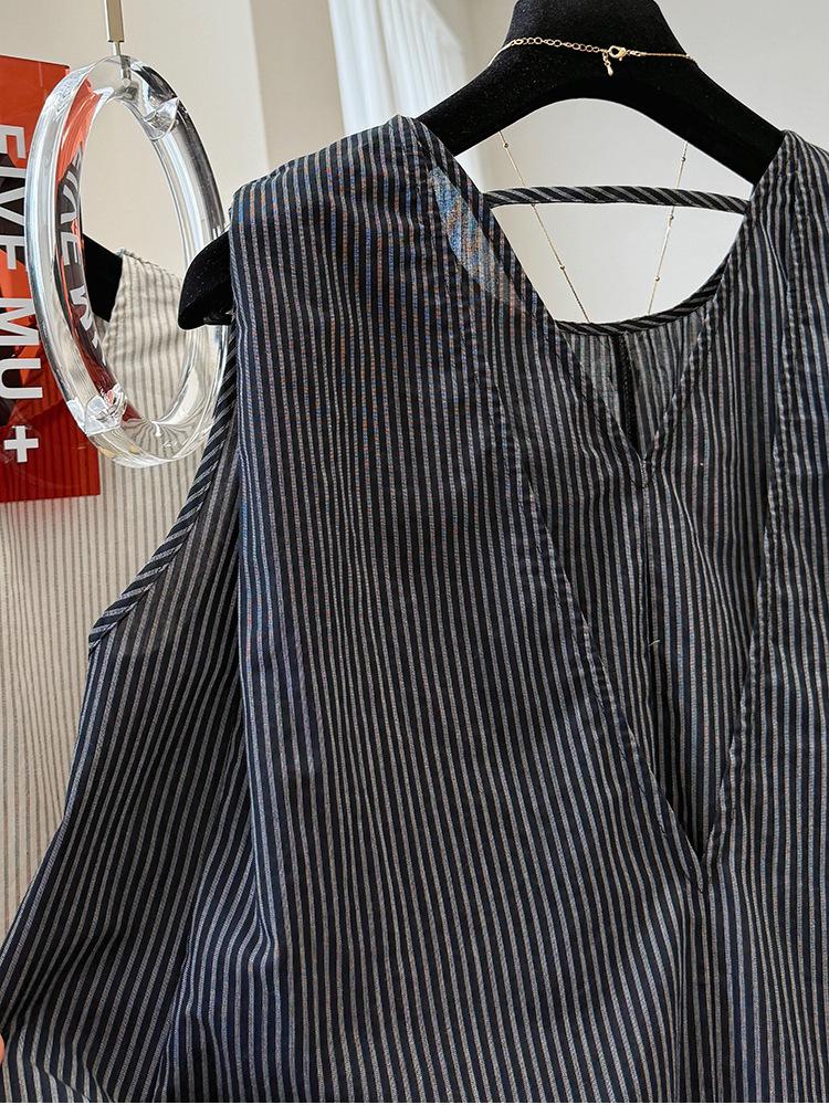Japanese Retro Vertical Stripe Sleeveless Women's Summer Top - Versatile, Loose, Slimming Round Neck Design