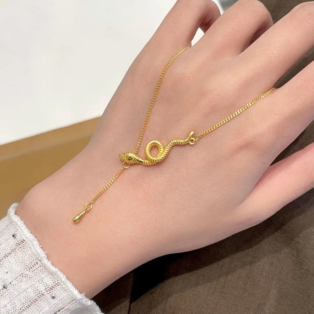 New Spirit Snake Coiled Necklace Female Explosive Fashion Light Luxury Design Personalized Versatile Neck Chain