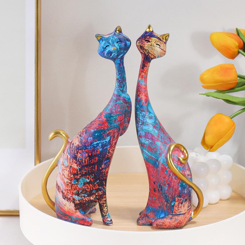 European Style Faux Wood Grain Cat Figurine - Valentine's Day Resin Craft Decor
