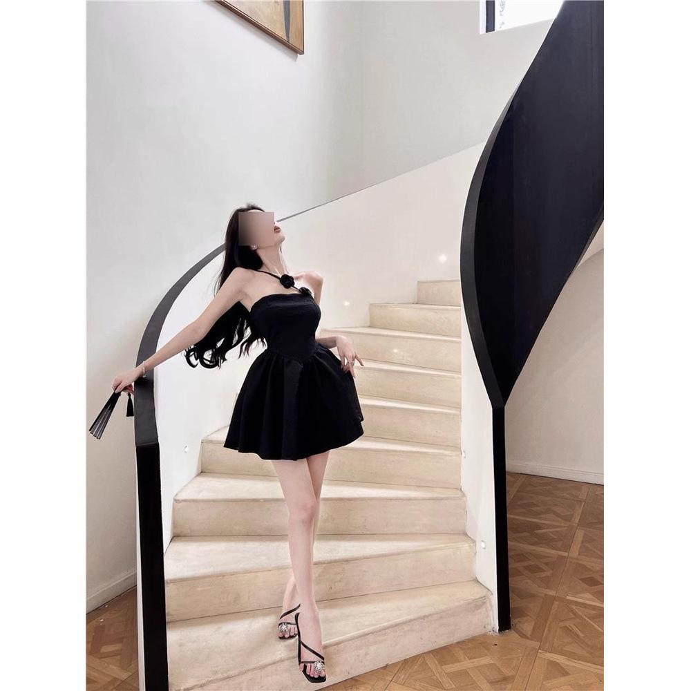 

Летний Ю Цзе Чистый Стиль Горячая Девушка Холтер Бандо Пышная Юбка Приталенное Западное Платье Large