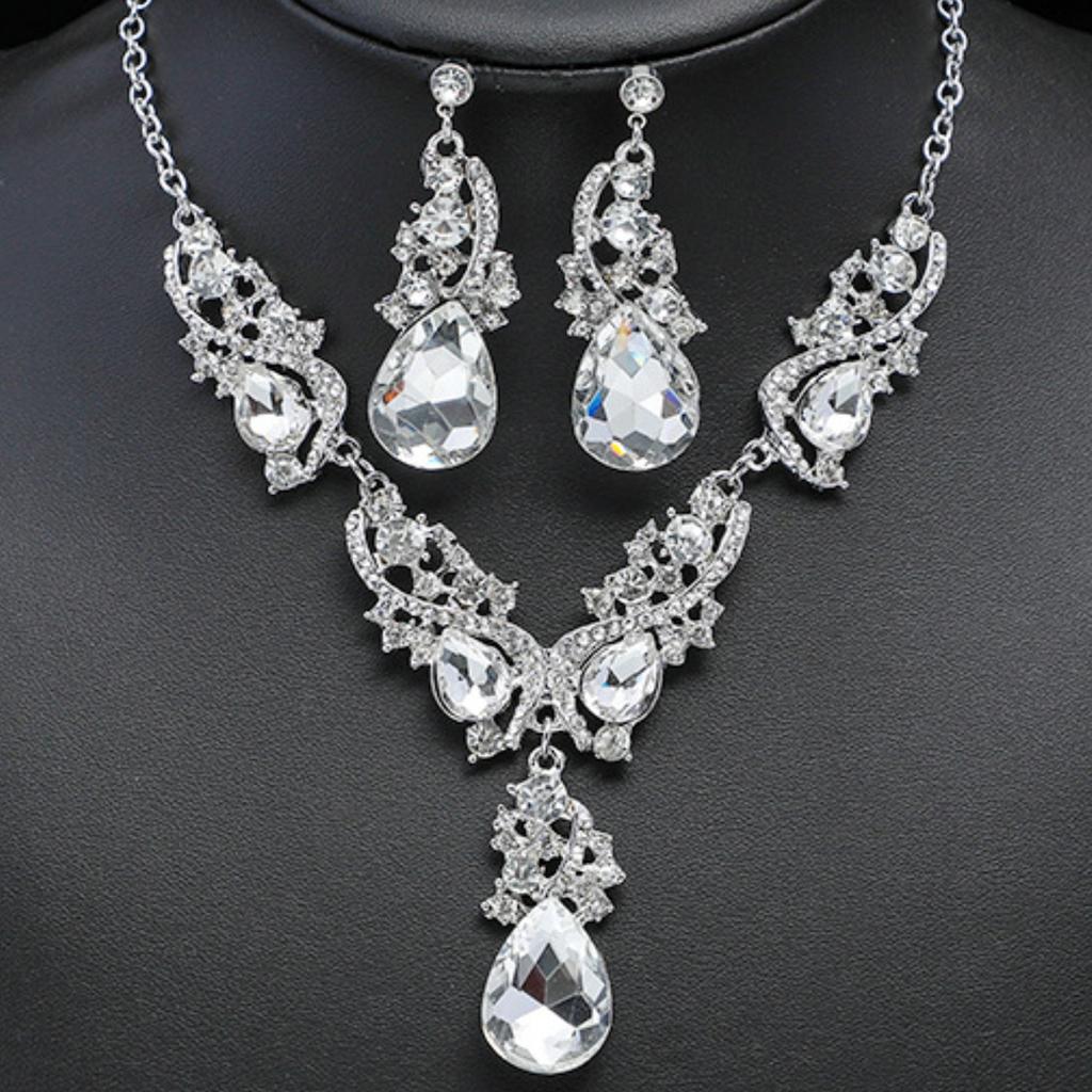 Jewelry Wholesale Fashion New Exquisite Necklace Earring Set Shiny Bride Jewelry Set Hot Selling Collarbone Necklace