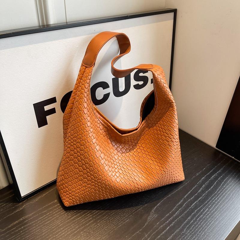 Francouzská tkaná taška dámská atmosféra všestranná taška přes rameno výklenek taška v podpaží textura přenosná taška na dojíždění