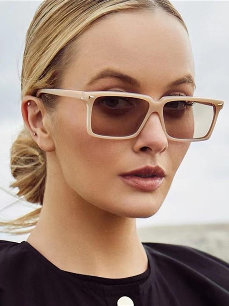 Vintage Square Sunglasses Men Women UV400 Retro Leopard Eyewear Classic Rivets Decoration Shades Rectangle Sun Glasses