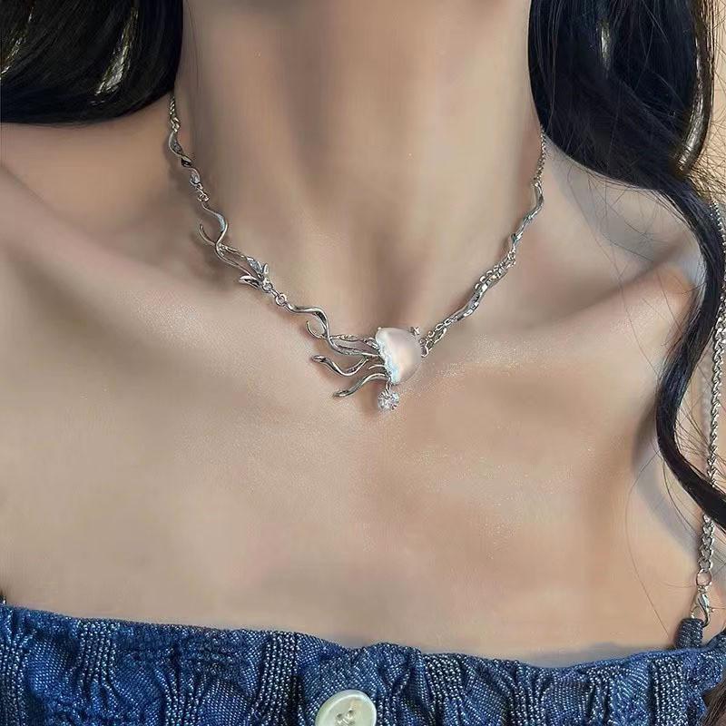 Fashion Design Floating Jellyfish Matte Crystal Earring Necklace Set Creativity Personality Female Acaleph Stud Earrings Jewelry