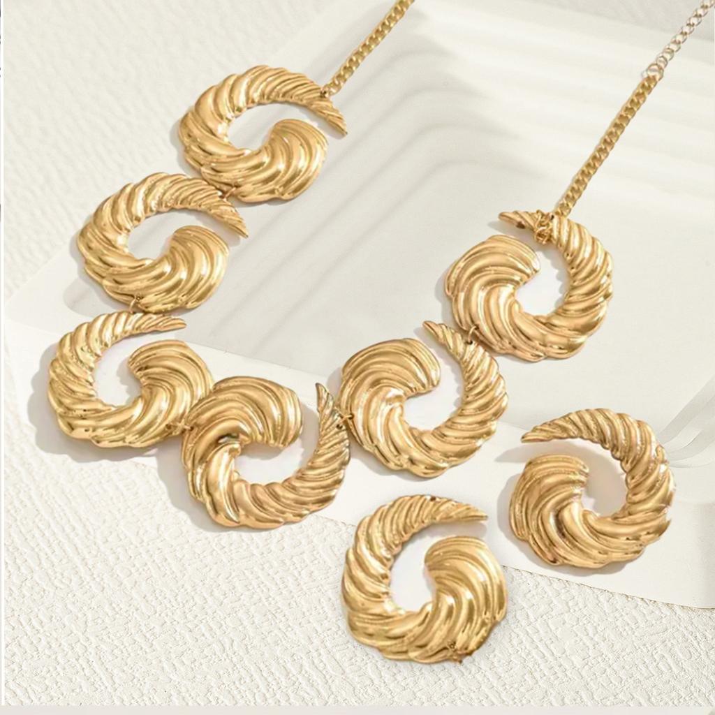 3-Piece Vintage Vacation Style Spiral Necklace and Stud Earring Set for Everyday and Party Occasions