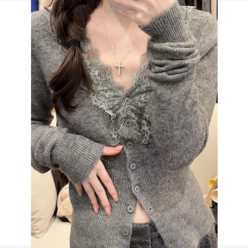 Women's Knitted V-Neck Lace Trim Top - Autumn/Winter Style, Chic and Youthful Layerable Piece