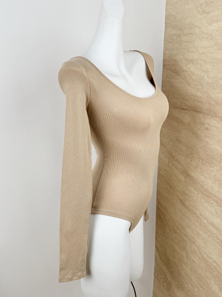 In stoc: Body sexy din bumbac nude prietenos cu pielea cu gât U și mâneci lungi - Croială slim