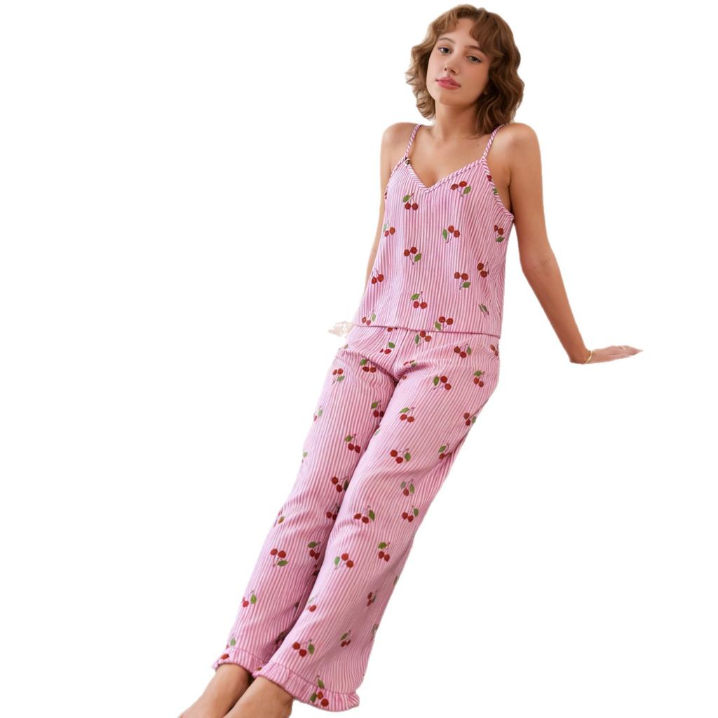 Ensemble de nuit pour la maison à rayures et cerises avec sangle