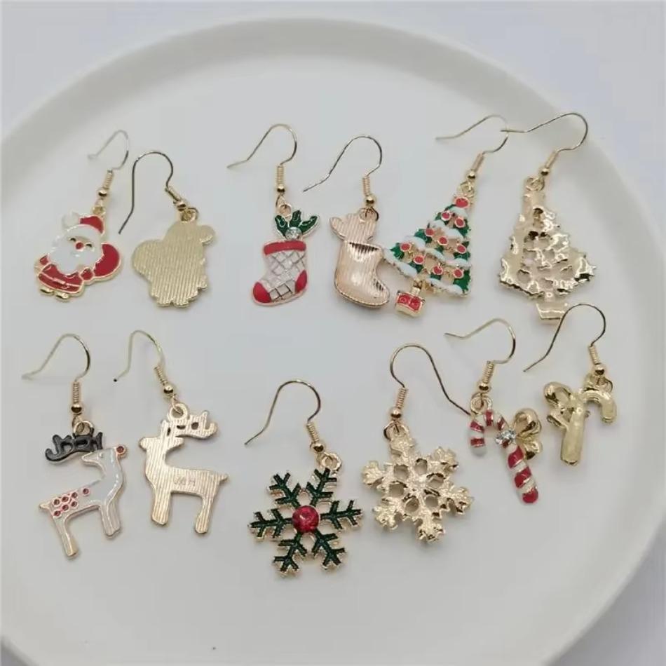 Christmas Tree Wreath Crutch Gift Box Santa Claus Snowman Deer Earrings Ladies Long Tassel Circle Accessories Creative Gifts