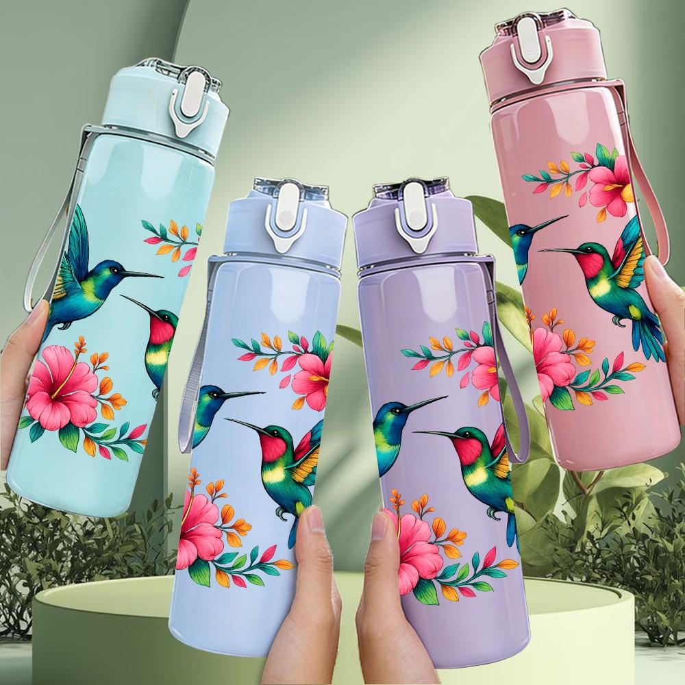 1PC Hummingbird Floral Wreath 750ml Color Plastic Sports Water Bottle Leakproof Flip Straw Lid Suitable for Sports Office Home Use