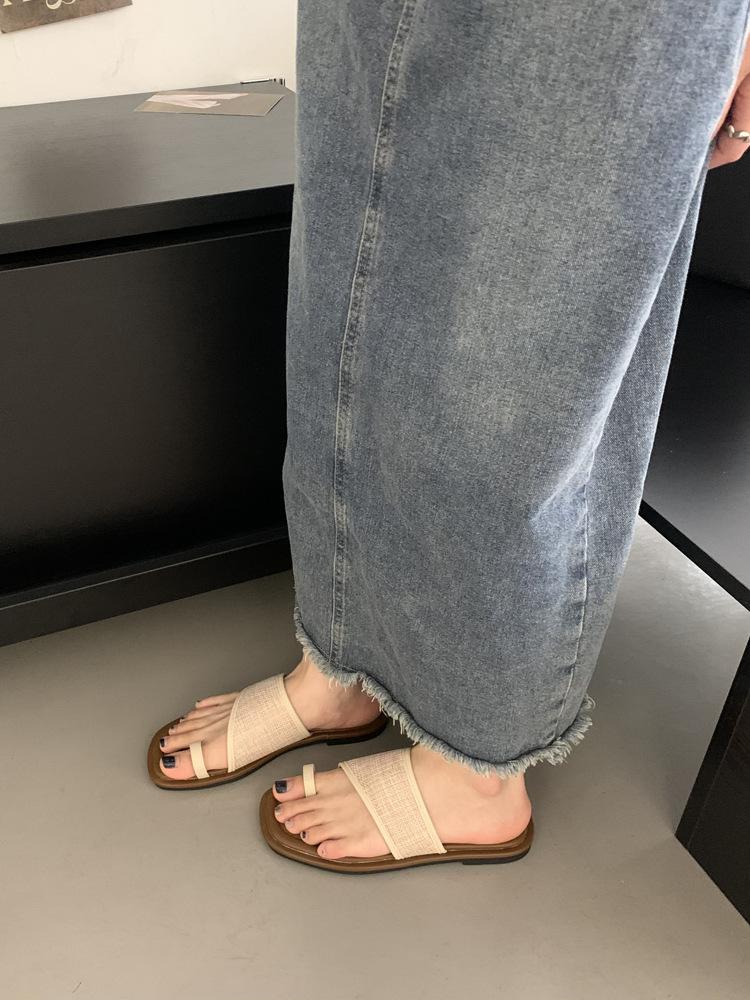 Set of Toe Cool Slippers for Women To Wear In the Summer of 2025, New Soft-soled Simple Flat Sandals