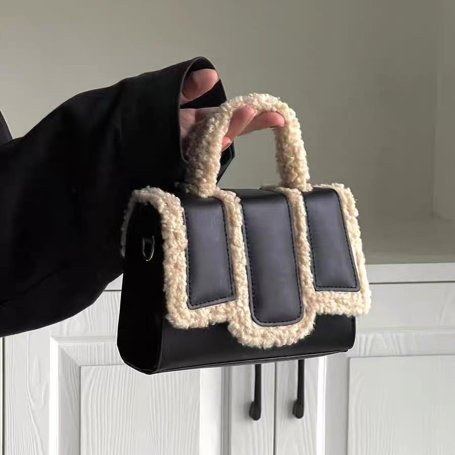 Simple and high-end lamb wool handbag bag, new sweet and cool little black bag, exquisite and versatile messenger bag.