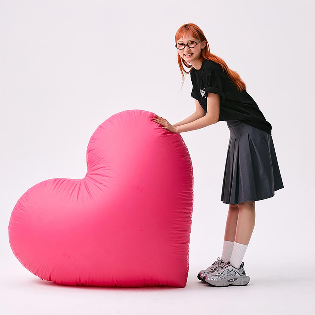 New MLB New York Yankees Heart SS25 T Shirt Unisex Black 3ATSH0153-50BKS