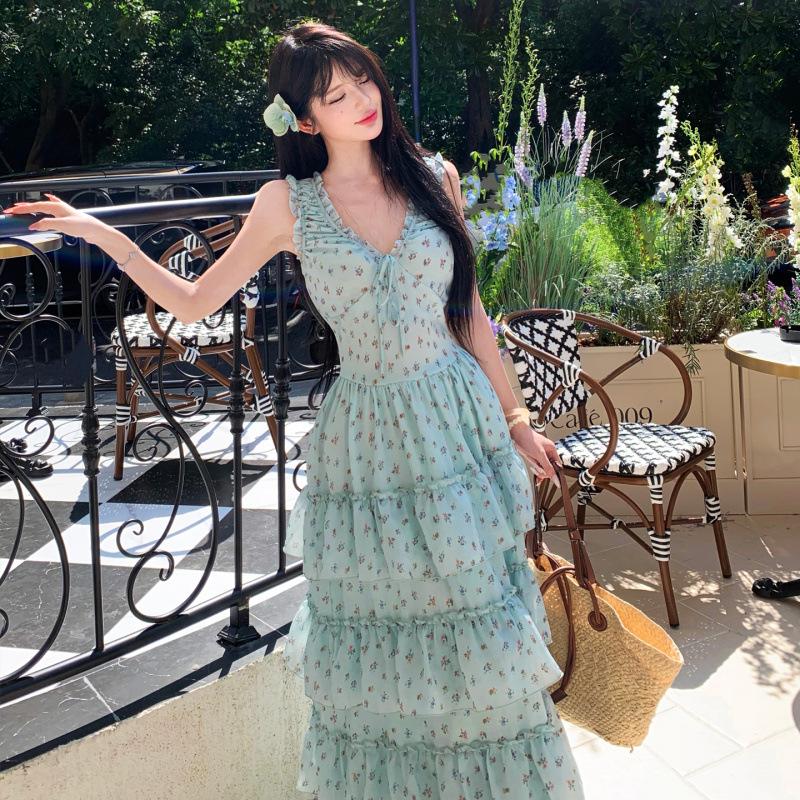 French Seaside Vacation Wind Floral Dress Women's Summer Small Design Feeling Waist Thin Cake Dress