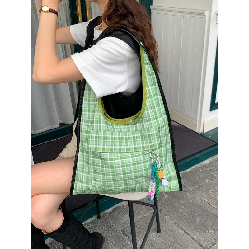 

Laid-back Style Women s Large-capacity Commuting Single-shoulder Handbag, Casual and Versatile Tote Bag зелёный