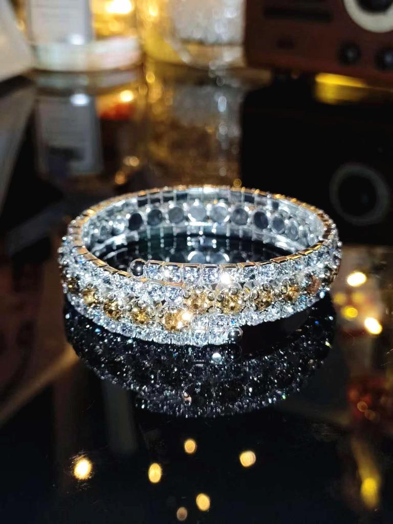 Koreanischer Stil Funkelndes Strass Brautarmreif: Vierreihiges elastisches Kristallarmband