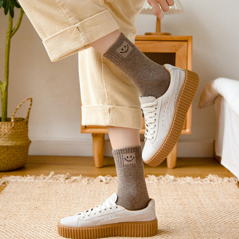 Winter women s fleece-lined socks that keep your feet warm and cozy Basic 5-piece set