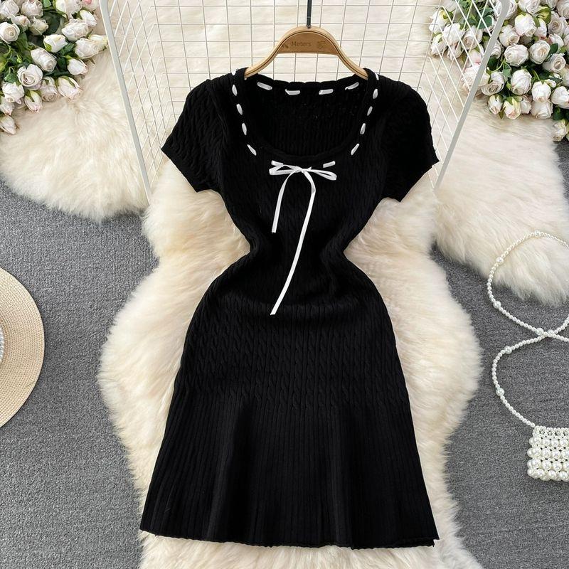 

Summer K-style Retro Crew Neck Fishtail Dress Short Sleeve Black All yards