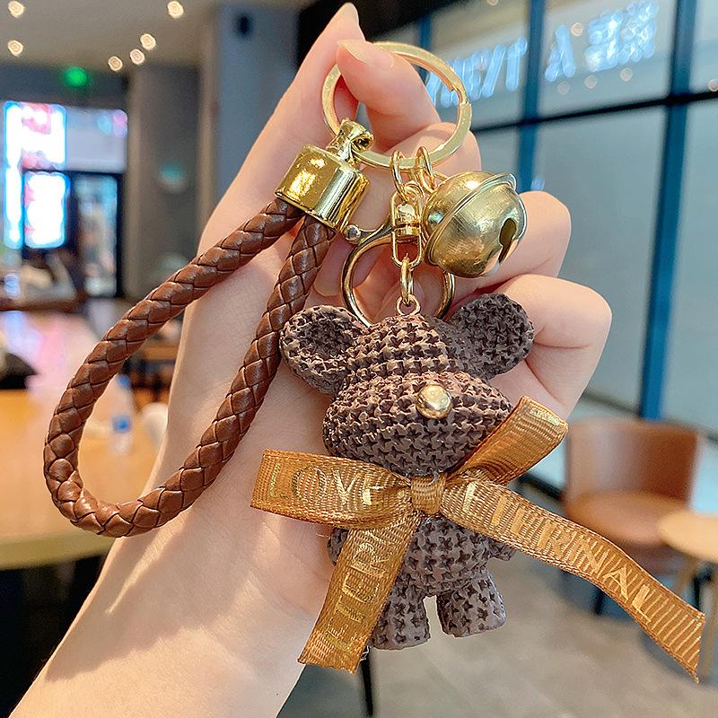 1pc Trendy Bear Resin Key Chain Fashion Pink Bow Bear Keychain for Woman Cute Charm Bear Decorative Accessory for Keys Bags