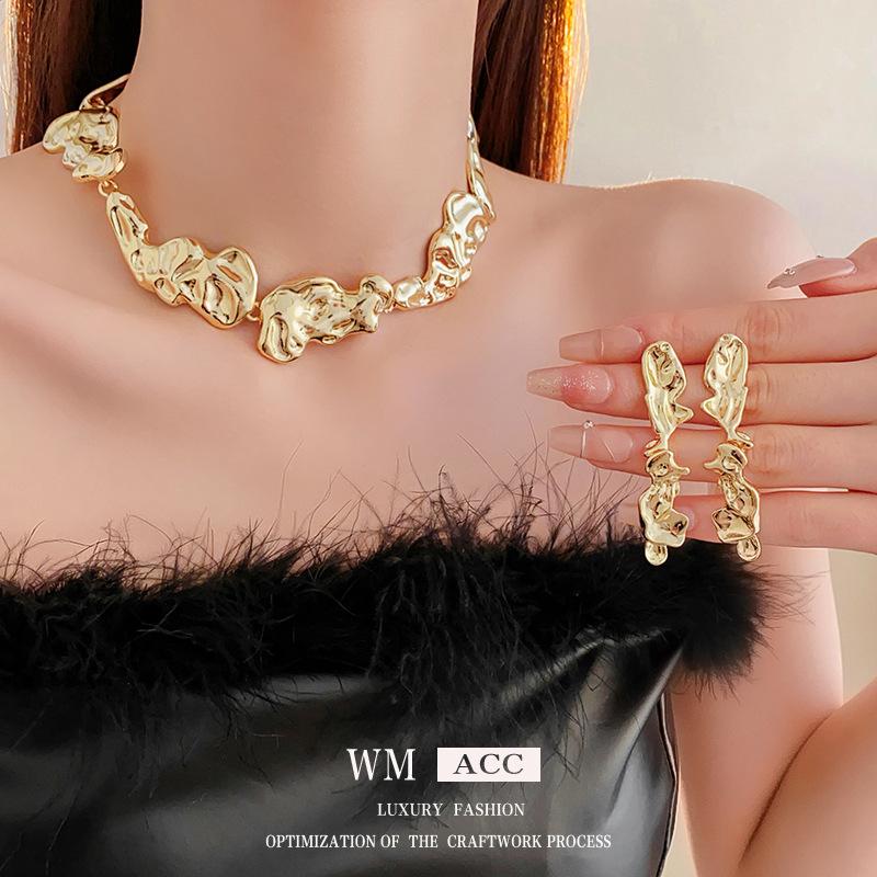 Irregular Pleated Metal Splicing Cold Style Personalized Necklace