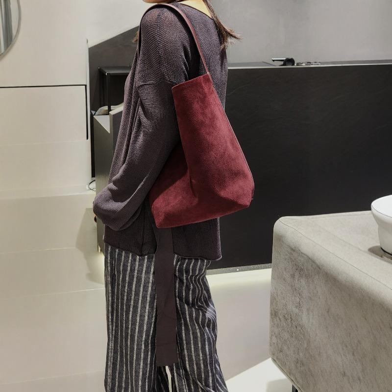 Suede bucket bag autumn and winter new Merad beef suede matte pitot bag large capacity shoulder underarm women's bag