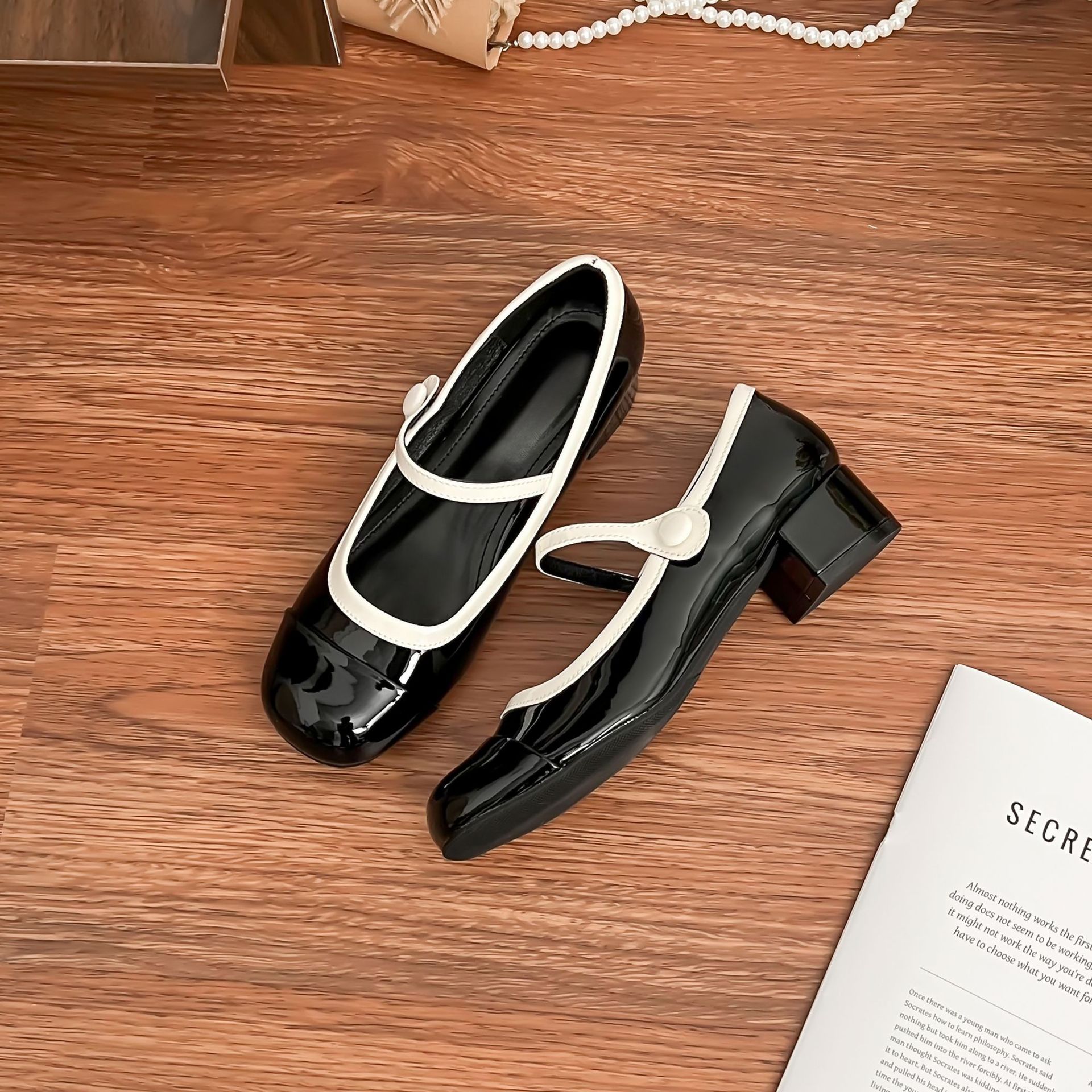 

Grape mother spring new Mary Jane shoes women s thick heels are not tired of high heels women s fashion small fragrant light mouth single shoes 35