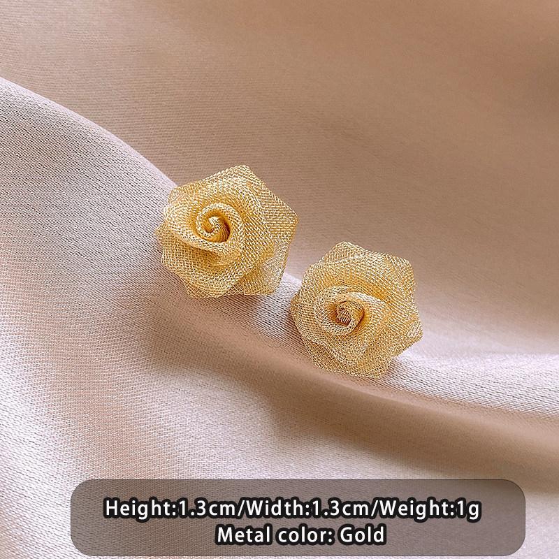 

French Romantic Gold Color Hollow Metal Rose Shape Earrings Sweet 2026 Women s Accessory Unusual Jewelry for Valentine s Day