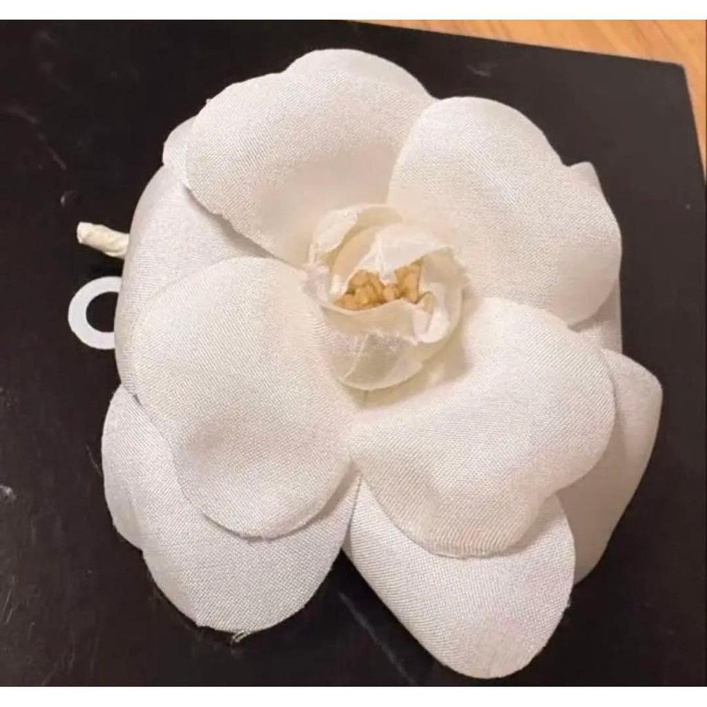 Used Final Price Reduction CHANEL Camellia Corsage Brooch White