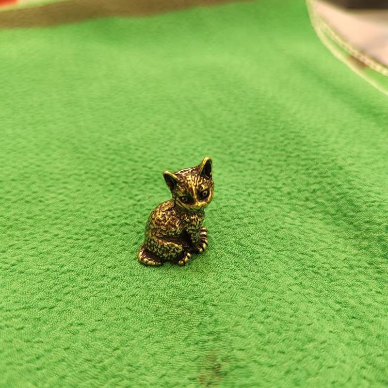 Alloy Witch Cat Figurine Vintage Finish Fine Carvings Perfect For Halloween Home Desktop Gothic Decor